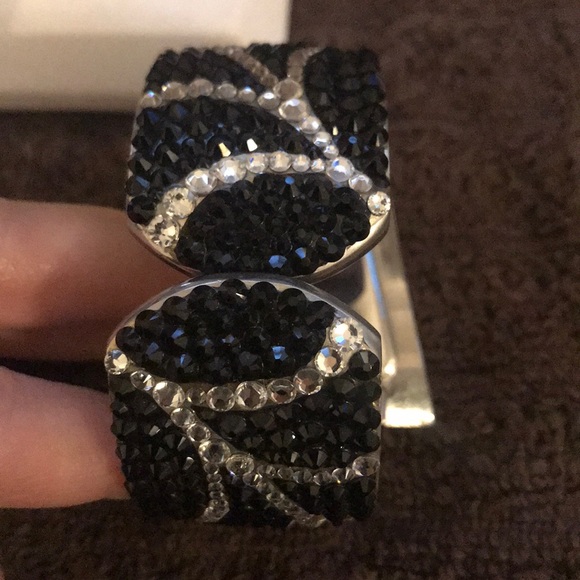 Stunning black and white watch - Picture 5 of 5